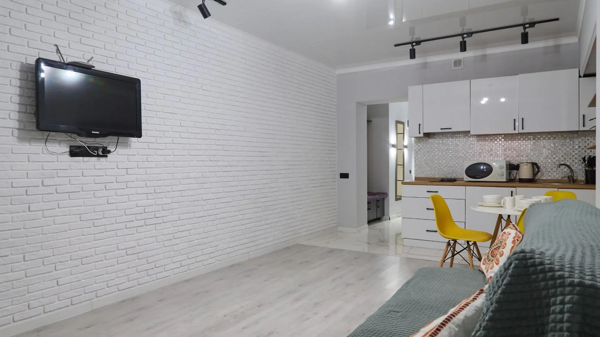 One Bedroom Apartment Next To Arbat In Almat